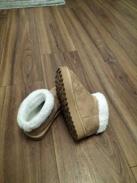 Photo of free Child's Ugg boots (Leyton E10) #4