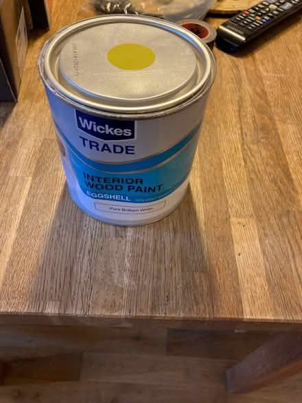 Photo of free White eggshell paint (Oxford OX2) #1