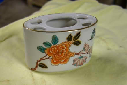 Photo of free Ceramic toothbrush holder (Malvern Link WR14) #1
