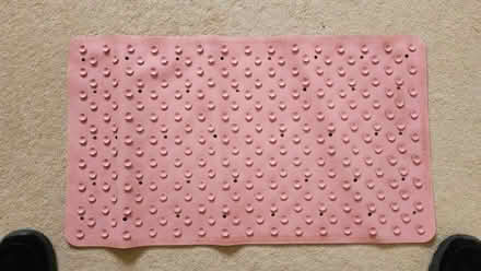 Photo of free Non-slip bath mat looks like Grandma's octopus swim-cap (Townsend AL3) #3