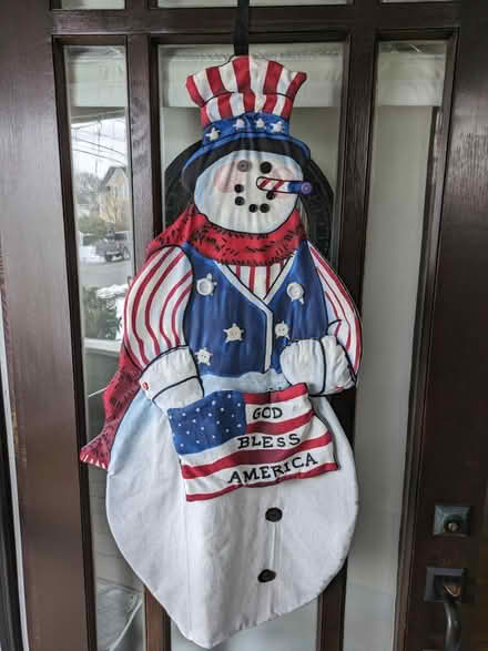 Photo of free Front door winter decoration (Worcester, 01606) #1