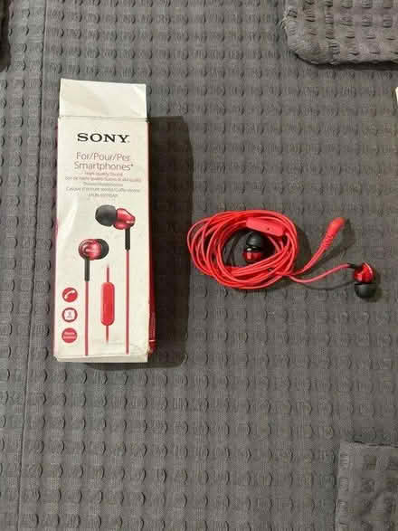 Photo of free Sony in-ear headphone (HP4) #1