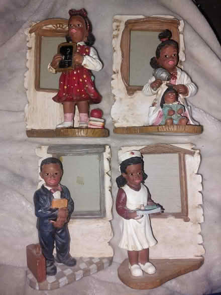 Photo of free 4 Picture frames (Jamaica new york) #1
