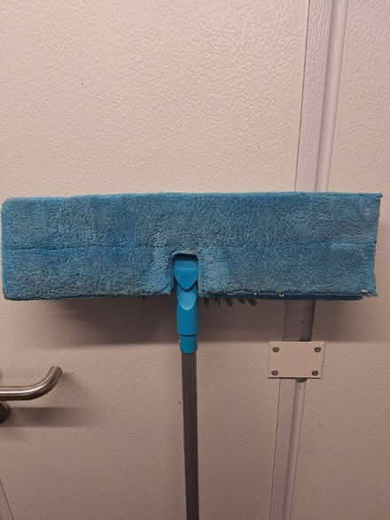 Photo of free Floor duster long adjustable handle (Oakley HP18) #2