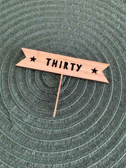 Photo of free 30 cake topper (CR0) #1