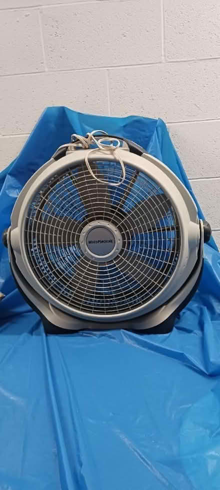 Photo of free Wind Machine Floor Fan (St clair and bathurst) #1