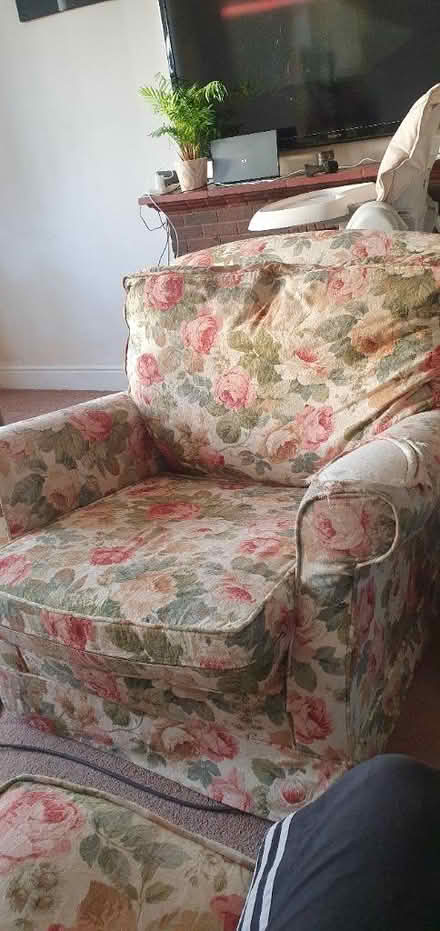 Photo of free Single sofa (Slough SL2) #1