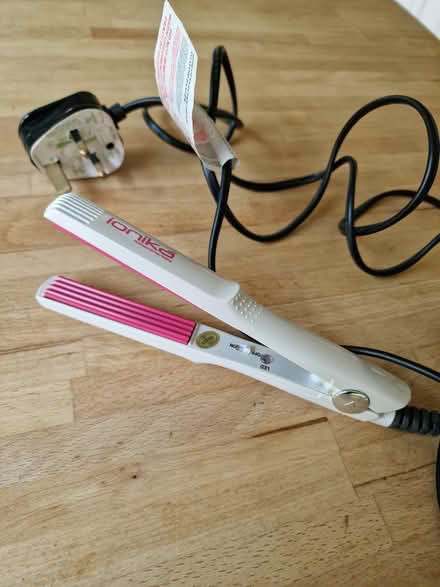 Photo of free Mini hair Crimpers (Cheam SM3) #1