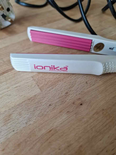 Photo of free Mini hair Crimpers (Cheam SM3) #3