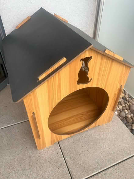 Photo of free Dog house (Hammersmith) #1