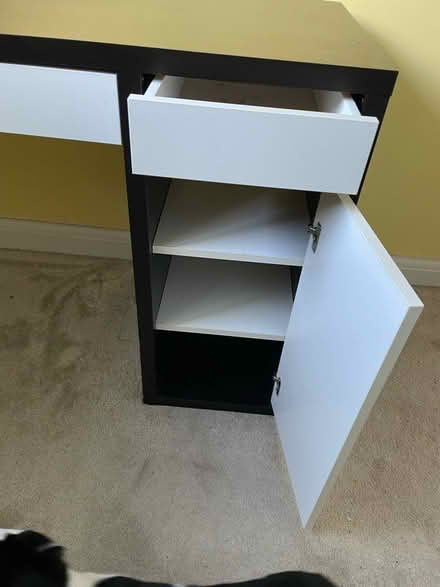 Photo of free IKEA desk (SL6 Taplow) #4