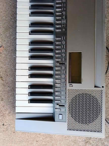 Photo of free Electronic keyboard (Technics) (OX14) #4