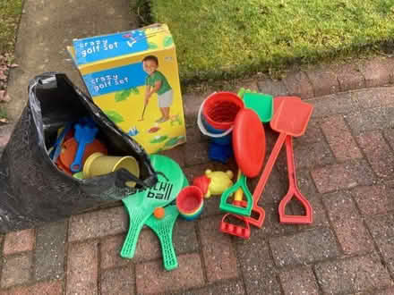 Photo of free Garden/beach toys (Balerno EH14) #2