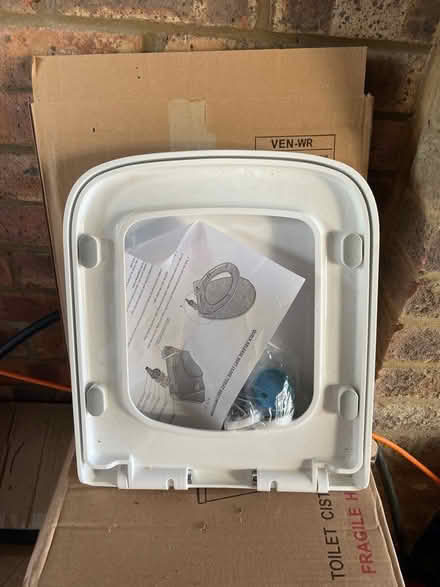 Photo of free Quick release toilet seat - new (OX16 Cherwell heights) #3