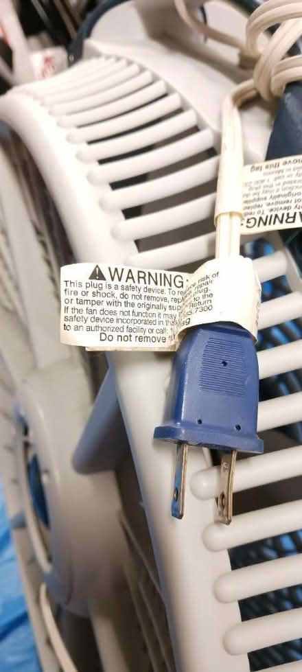 Photo of free Wind Machine Floor Fan (St clair and bathurst) #3