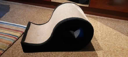 Photo of free Scratch and Slide Cat Post (AB12) #1