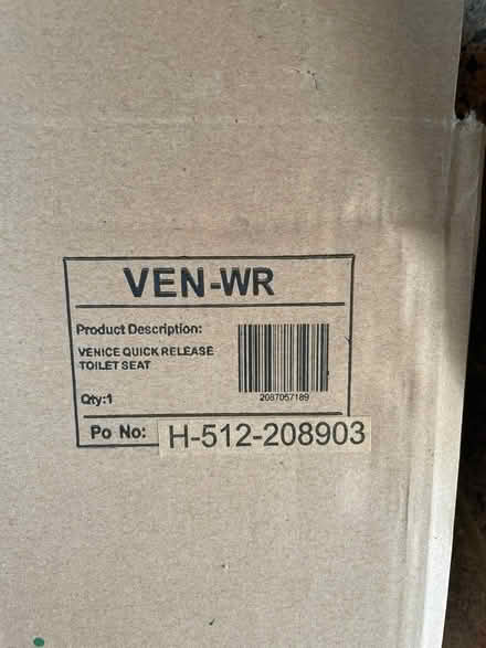 Photo of free Quick release toilet seat - new (OX16 Cherwell heights) #2