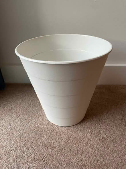Photo of free Office bin (Elephant and castle SE1) #1