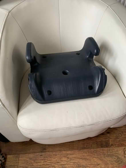 Photo of free Car booster seat (Hoddesdon SG13) #1