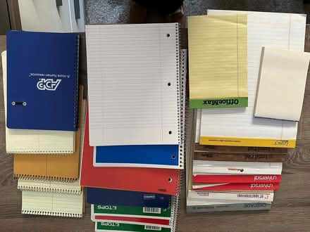 Photo of free LOT of paper pads (Dundee & Hicks Palatine) #1
