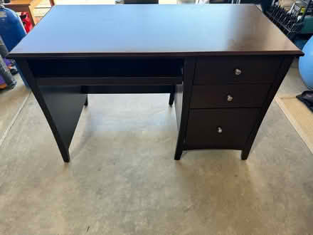 Photo of free Desk (Hilliard/UA) #1