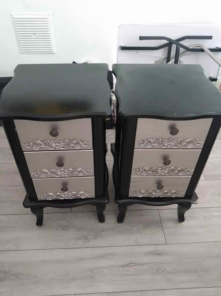 Photo of free 2 x bedside cabinets (Tottenham) #3