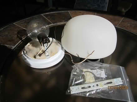 Photo of free light (Pinellas Park 33781) #1