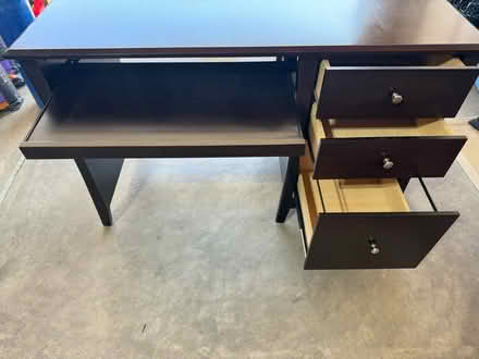 Photo of free Desk (Hilliard/UA) #2