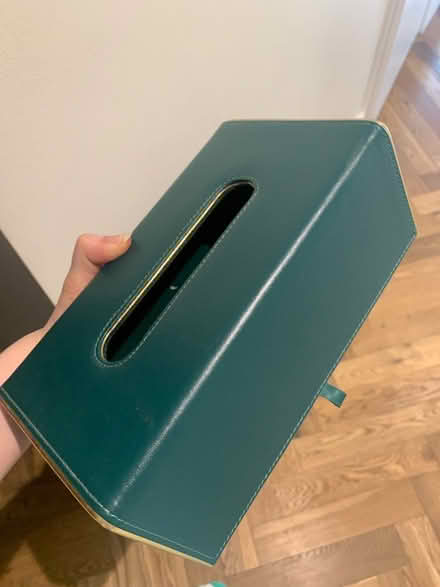Photo of free Forest green tissue box (SE19) #1