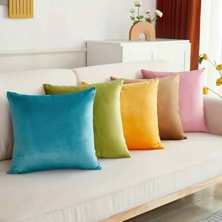 Photo of Throw pillows (Bedford) #1