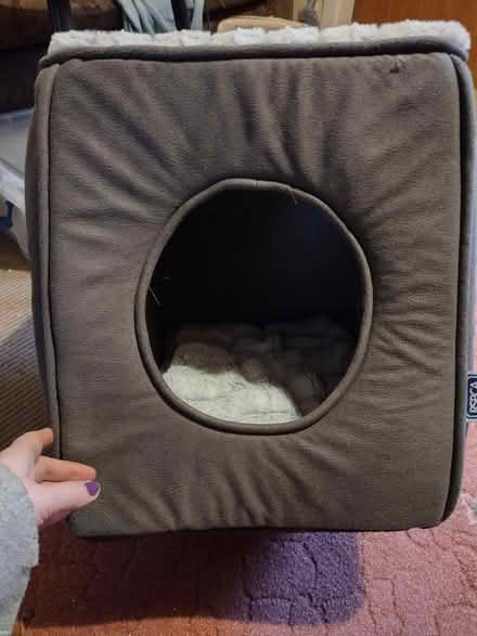 Photo of free Enclosed cat bed (Levenshulme M19) #2