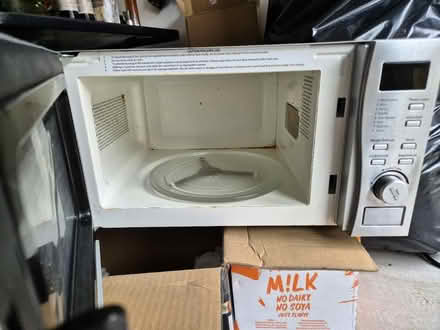 Photo of free working microwave (SE9 4) #3