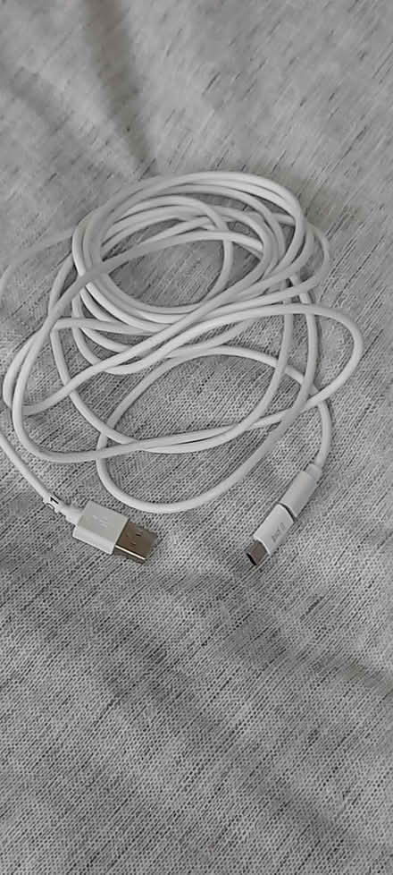 Photo of free Mobile charging cable (Rowlatts Hill LE5) #1