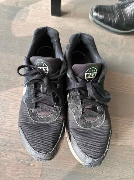 Photo of free Nike tennis shoes size 9 (Yonge and Eglinton) #2