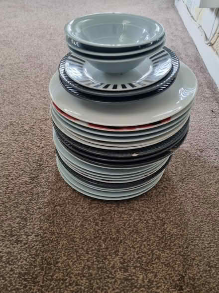 Photo of free Plates and bowls (BA15) #1