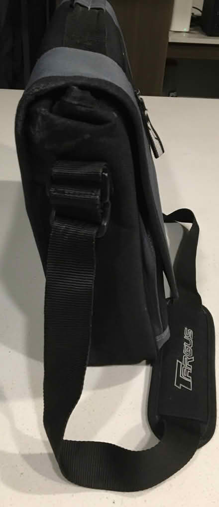 Photo of free Targus laptop bag (Allen) #1