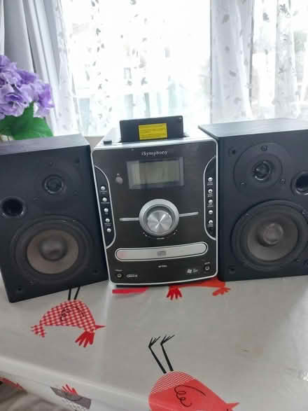 Photo of free Ipod charging/playing station/cd player (Crow Hills MK41) #1