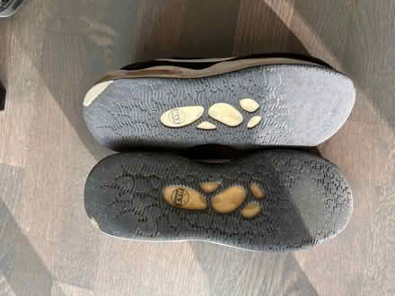 Photo of free Nike tennis shoes size 9 (Yonge and Eglinton) #3