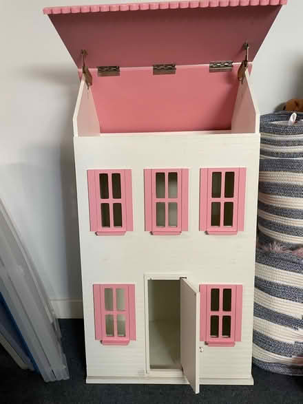 Photo of free Tall Dollhouse (Hawthorne and Pleasant) #2