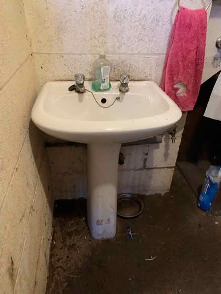Photo of free Toilet and sink (Woodhouse LE12) #1