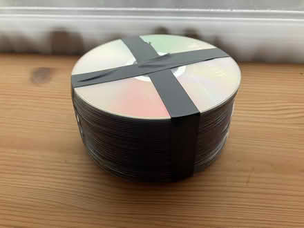 Photo of free Multiple Blank DVD+R RW CDs (Kendal LA9) #1