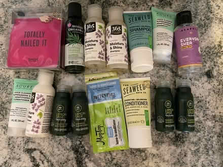 Photo of free Travel size shampoo & conditioner (Upper West Side 10023) #1