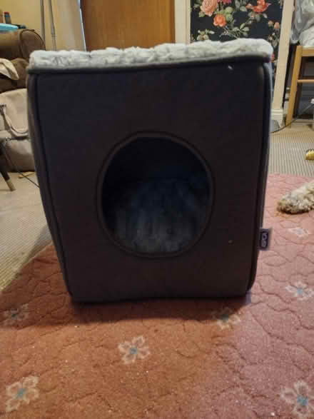 Photo of free Enclosed cat bed (Levenshulme M19) #3