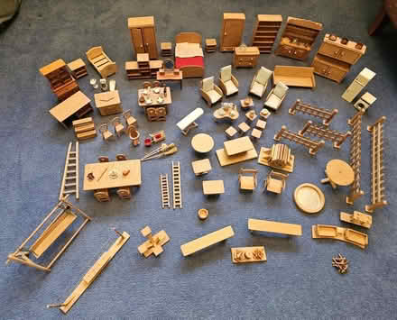 Photo of free Dolls House Furniture (Oakwood EN2) #1