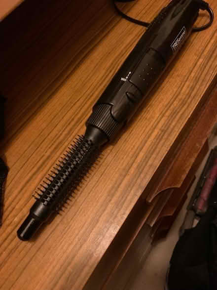 Photo of Hair curling tongs or brush in working order (Malton YO17) #1