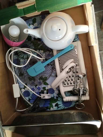 Photo of free Box of kitchen items. (Stocksbridge S36) #2