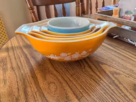 Photo of free PYREX mixing bowls (Harbor Area) #1