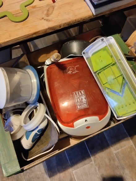 Photo of free Box of kitchen items. (Stocksbridge S36) #1