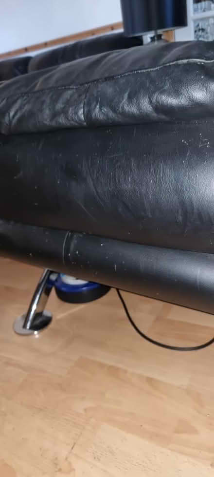 Photo of free 2 seater leather sofa (Tilehurst RG30) #4