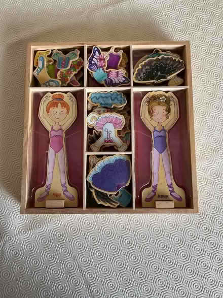 Photo of free Magnet dress up dolls (Hutton Mount CM13) #1